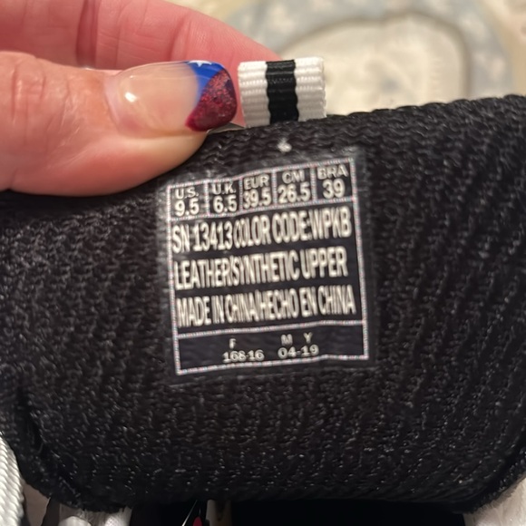 Skechers Tennis Shoes - Picture 3 of 5